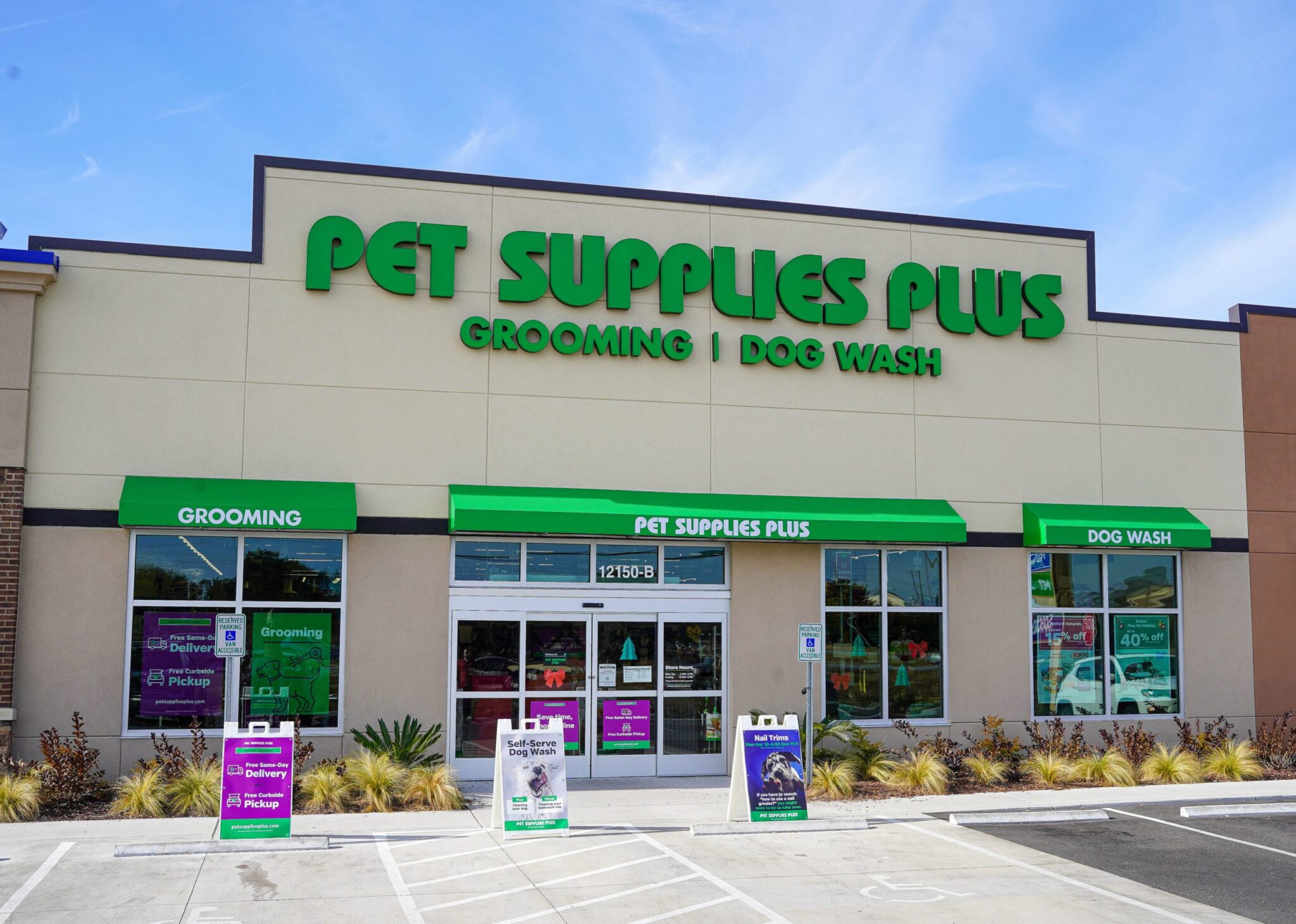 Discover the Treat of Owning a Top Pet Franchise